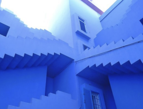 La Muralla Roja: Een Architectonisch Meesterwerk