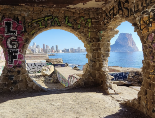 Ontdek de Retrocharme van de Ruinas Marítimas in Calpe: Een Instagramparadijs uit de Jaren 70